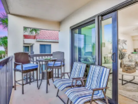 Dreamy Oasis on the Beach With Balcony, Pools, gym & Ocean View - Dog-friendly Hotels in Butler Beach