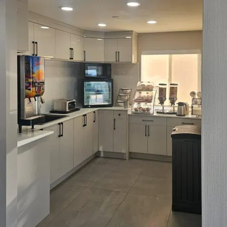 Rodeway Inn & Suites