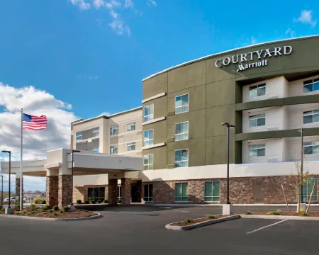 コートヤード・スケネクタディ・アット・モホーク・ハーバー スケネクタディのホテル