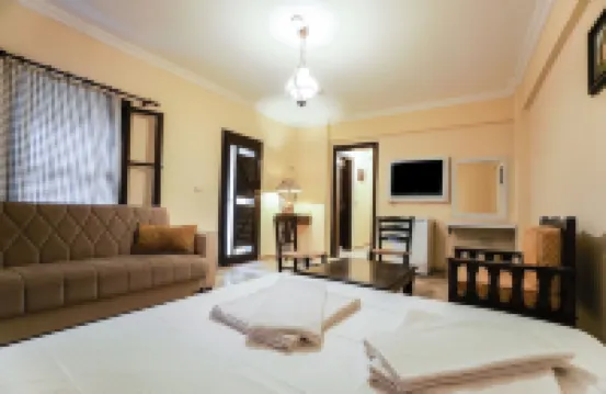 Mira Suites