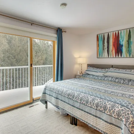 Charming DC Getaway Steps from Dtown Fish Creek