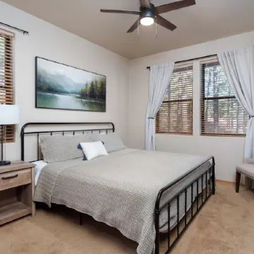Cardinal Landing Cabin in Torreon w/AC, Furnished Deck, Grill & Firepit