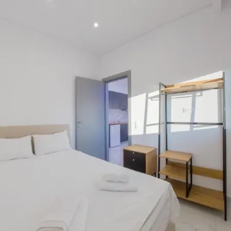 Delfini Girni Apartments