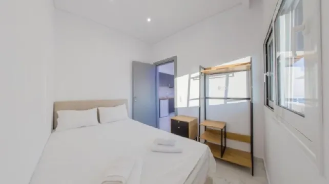 Delfini Girni Apartments