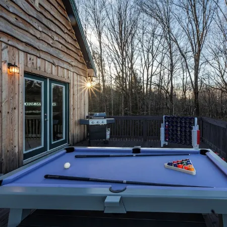 Getaway Cabin – Deck, Fire Pit & BBQ Near Gorge