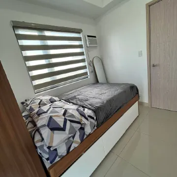 Lux 2BR Sky Condo With 24-hr Security, Fully Airconditoned & Basement Parking