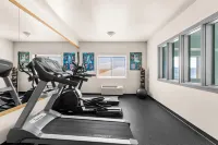 Days Inn & Suites by Wyndham Castle Rock - Gym