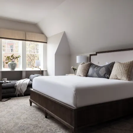86 State Circle - Luxury Boutique Hotel