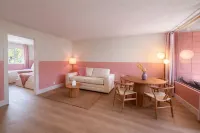 Abode Beach House - 2-Star