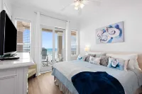 Luxury Beachfront Destin.  Sleeps 29 - 8Br with Pool, Hot Tub & Game Room