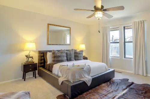 Groups Welcome, Central Location! Tulsa Gem + Yard - balcony