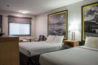 Super 8 by Wyndham Clearwater BC