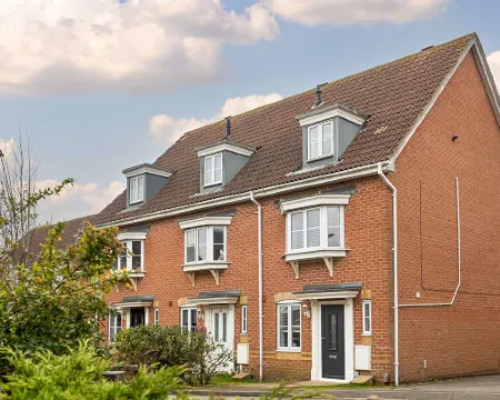 Host & Stay - Bluebell Close Hotels in Corby