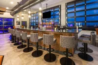 Riverbend Hotel and Suites, Trademark Collection by Wyndham - bar