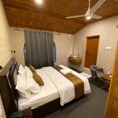 Deswal Hotel
