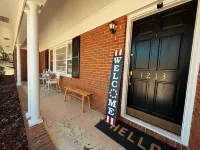 Entire Beautiful Home 3 Bedroom & 2 Bath