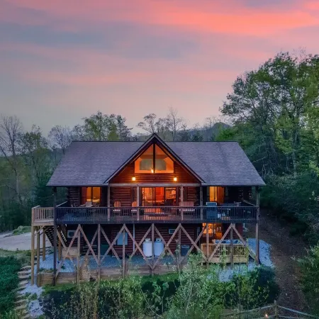 Lake Lure Large Cabin - Sleeps 10 Mountain View’s &  Hot Tub Near Chimney Rock