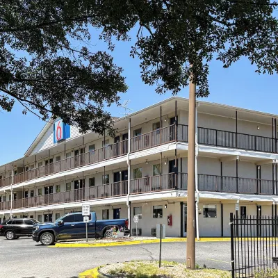 Studio 6 Greenville, SC Hotels near Arthur Black Park