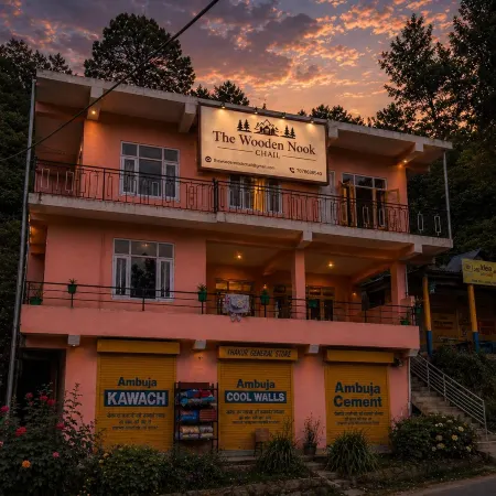The Wooden Nook Chail