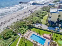 Cocoa Beach Towers - Oceanfront Resort with Heated Pool, Tennis Steps from the Pier - Pemandangan Pantai
