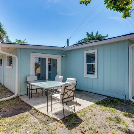 Mins to Beach & Mayo Clinic, Pet Friendly 4BR Home