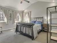 Endless Fun! Family Home w/ Spacious Yard in Clive Hotels in Clive
