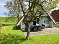 Joke am Deich 6 Pers House with Equipped Terrace Behind a Dike at Lauwersmeer - Pysäköinti