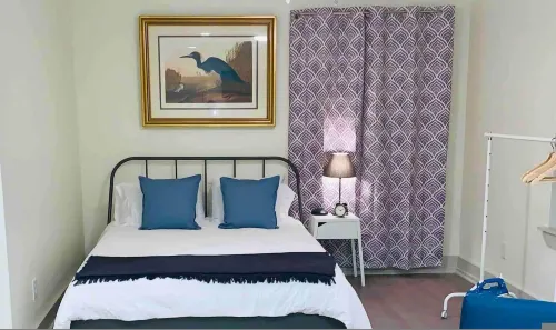 The Blue Heron - Elegant Urban Studio in City Center - Condos