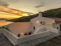 Open Your Door On The Beach! - Private Beach Home Hotels in Distos