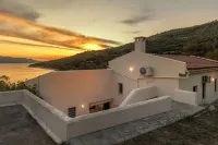 Open Your Door On The Beach! - Private Beach Home