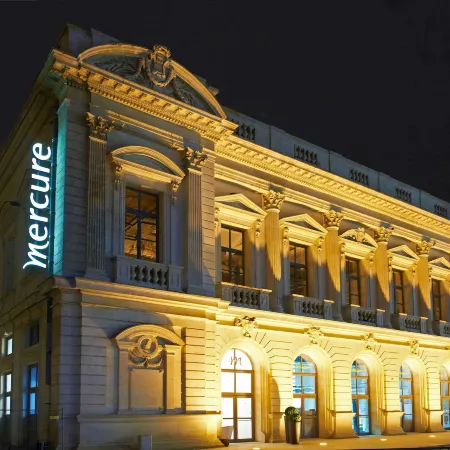 Hôtel Mercure Cholet Centre Отели в г. Шоле