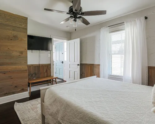 Afton Farmhouse Hotels in Nelson County