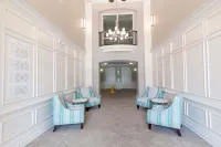 5Min Universal Spacious Condo VC101 - Condos