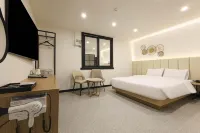 Sacheon Hotel 104