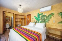 El Sano Banano Beachside Hotel
