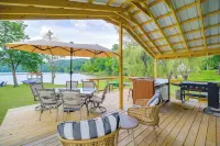 Private Beach! Home w/ 2 Guest Cabins in Hiwassee - 3-Star
