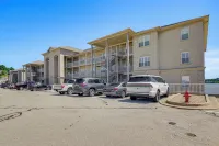 Furnished Porch, Resort Pools! Lands End Condo - 3 tähden