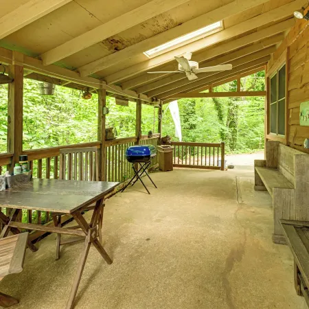 Cozy Little Cabin, a Slice of Heaven!