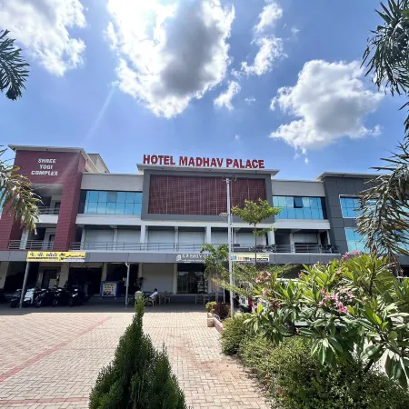 Hotel Madhav Palace