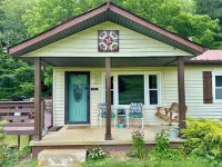 Creekside home with hot tub within 30 mins to Asheville - Wifi
