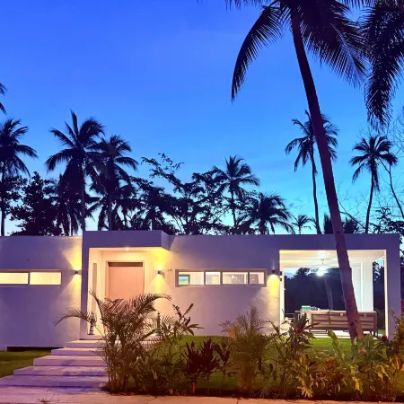 Charming Villa GUGI in Palmeras de Coson