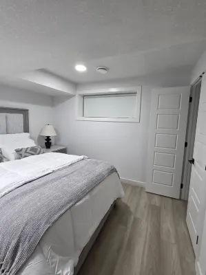 The Secord Suite Escape Fun Base Near the Mall - บังกะโล