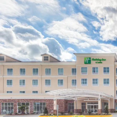 Holiday Inn & Suites LAFAYETTE NORTH by IHG Hotels near Debaillon Park