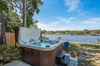 Beautiful Waterfront Home on the Alafia River - Homestays