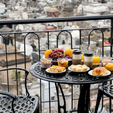 CH Recoleta Suites