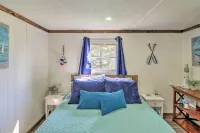 Cozy Lakeside Home w/ Lake & Mountain Views! - Homestays