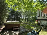"Olympic House" on Main Street Lake Placid! Hot Tub, Big Front Porch, Pingpong - 4-Star