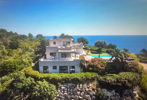 MAGNIFICENT 330 M2 VILLA - HEATED POOL - SEA AND MOUNTAIN VIEWS - プール