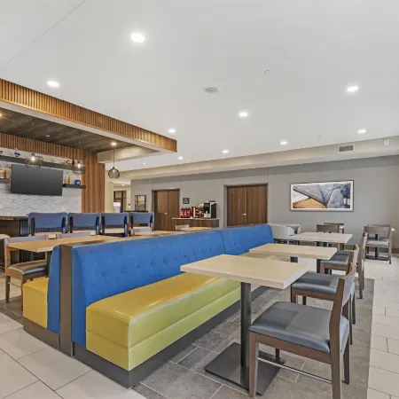 Best Western Plus Marquette Hotel  Suites