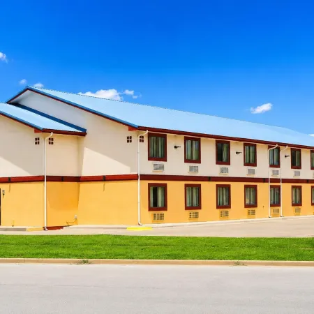 Super 8 by Wyndham Champaign